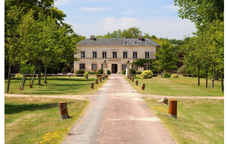 LES ACTIVITÉS DE LA MAISON DUPONT…
